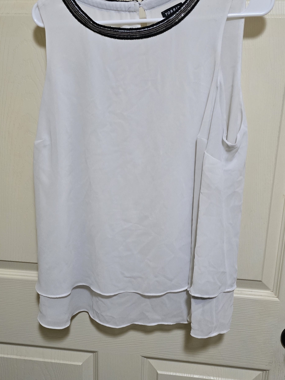Torrid Embellished Neck Sleeveless Blouse size 1